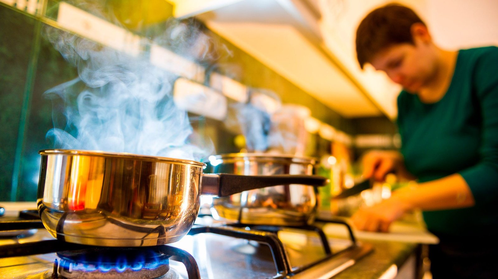 El monóxido de carbono es altamente venenoso y no se puede detectar a través de los sentidos: no se huele, no se ve y no produce irritación en los ojos (Shutterstock)