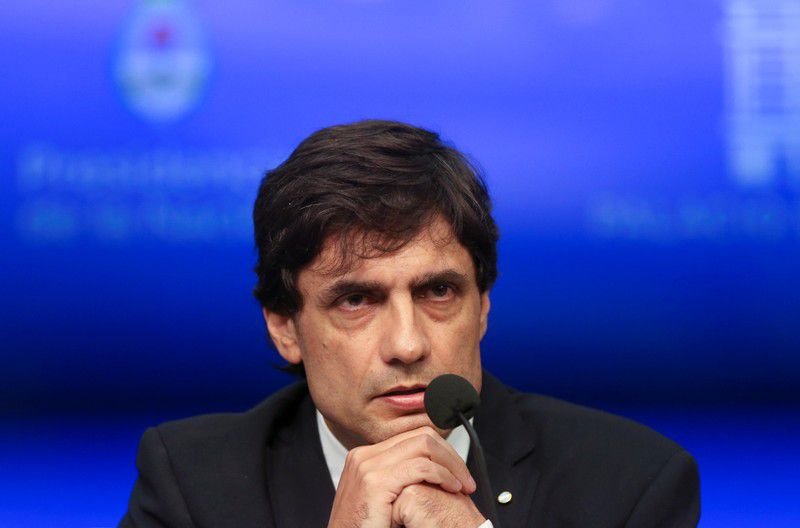 El ex ministro de Economía, Hernán Lacunza, dijo que el precio del dólar blue es caro y que contempla la incertidumbre con respecto a la emisión futura