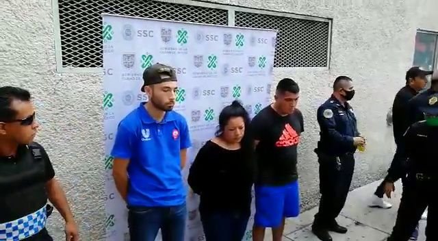 Una familia de la alcaldía Iztacalco fue detenida por supuestamente extorsionar a los pocos comerciantes de la zona. Lo hacían a nombre de la Unión Tepito (Foto: Especial)