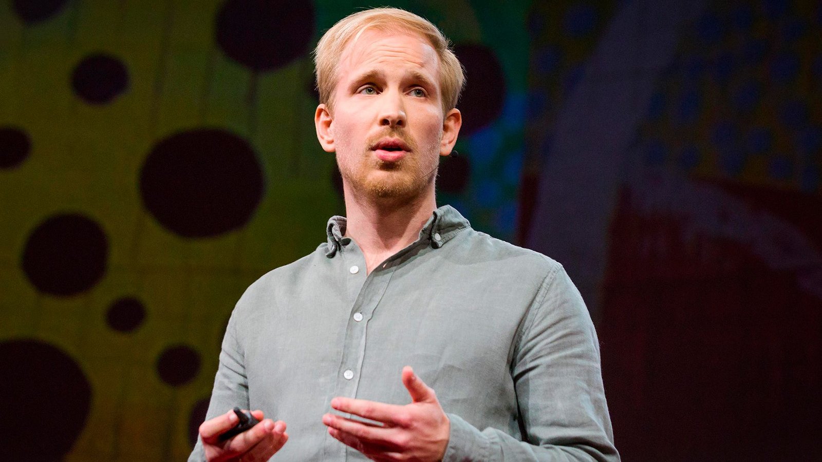 Rutger Bregman, autor del best seller internacional "Utopía para realistas", exploró el aspecto positivo del ser humano en su nuevo libro, "Humankind".