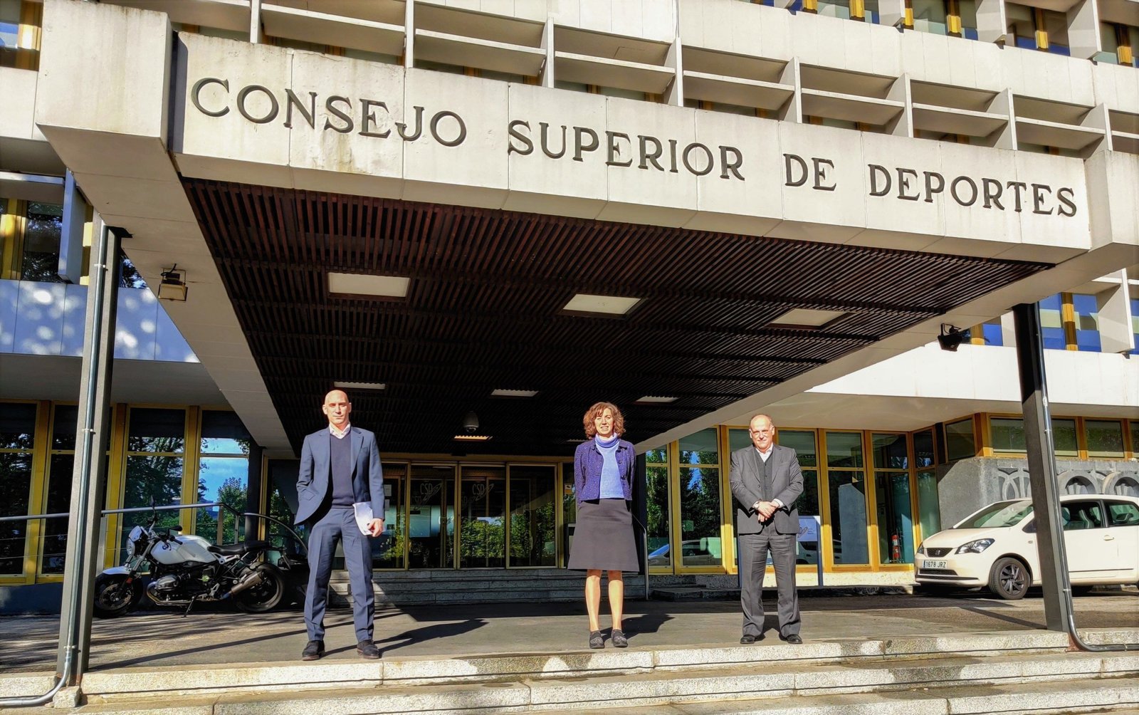 20/04/2020 El presidente de la RFEF, Luis Rubiales, la del CSD, Irene Lozano, y el de LaLiga, Javier Tebas, delante de la sede del Consejo Superior de Deportes
ESPAÑA EUROPA MADRID DEPORTES
CSD
