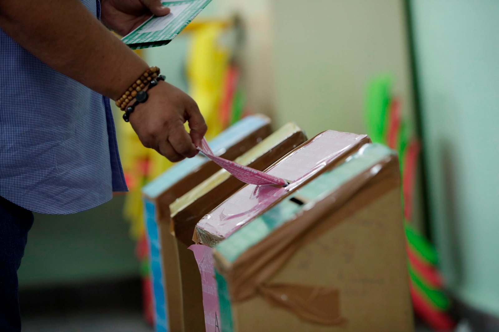 Según el informe, hubo un total de 475.118 votos válidos emitidos en las elecciones generales de Guyana, de los que la APNU + AFC obtuvo 236.777 votos, mientras que el opositor Partido Progresista del Pueblo (PPP) tuvo 229.330. EFE/Bienvenido Velasco/Archivo