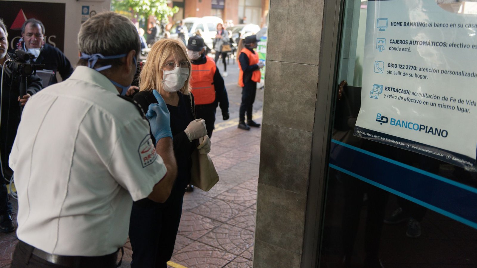 Banco en cuarentena dia 2 avellaneda jubilados