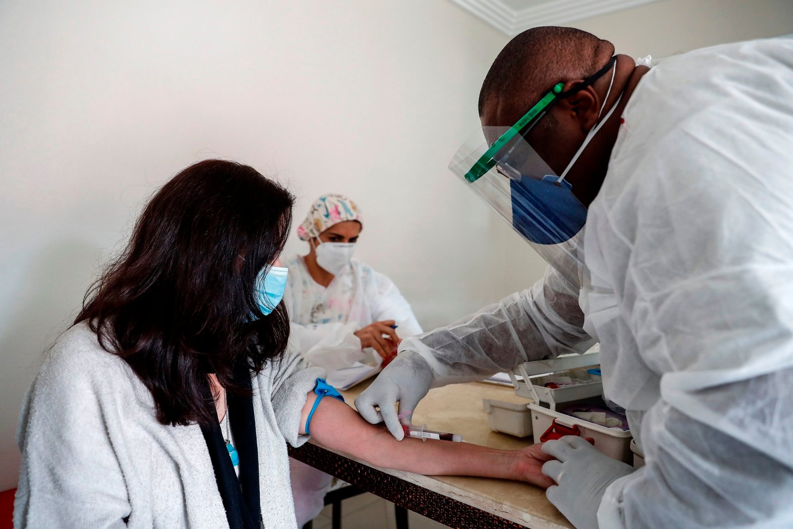 El número de contagios se ubica en los 1.755.779, tras registrar 42.619 nuevos casos confirmados en las últimas 24 horas, de acuerdo con el boletín diario divulgado por el Ministerio de Salud. EFE/ Sebastiao Moreira/Archivo
