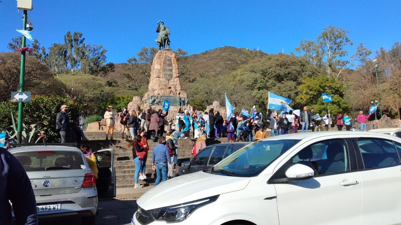 Marcha 9J - Monumento a Güemes - Salta