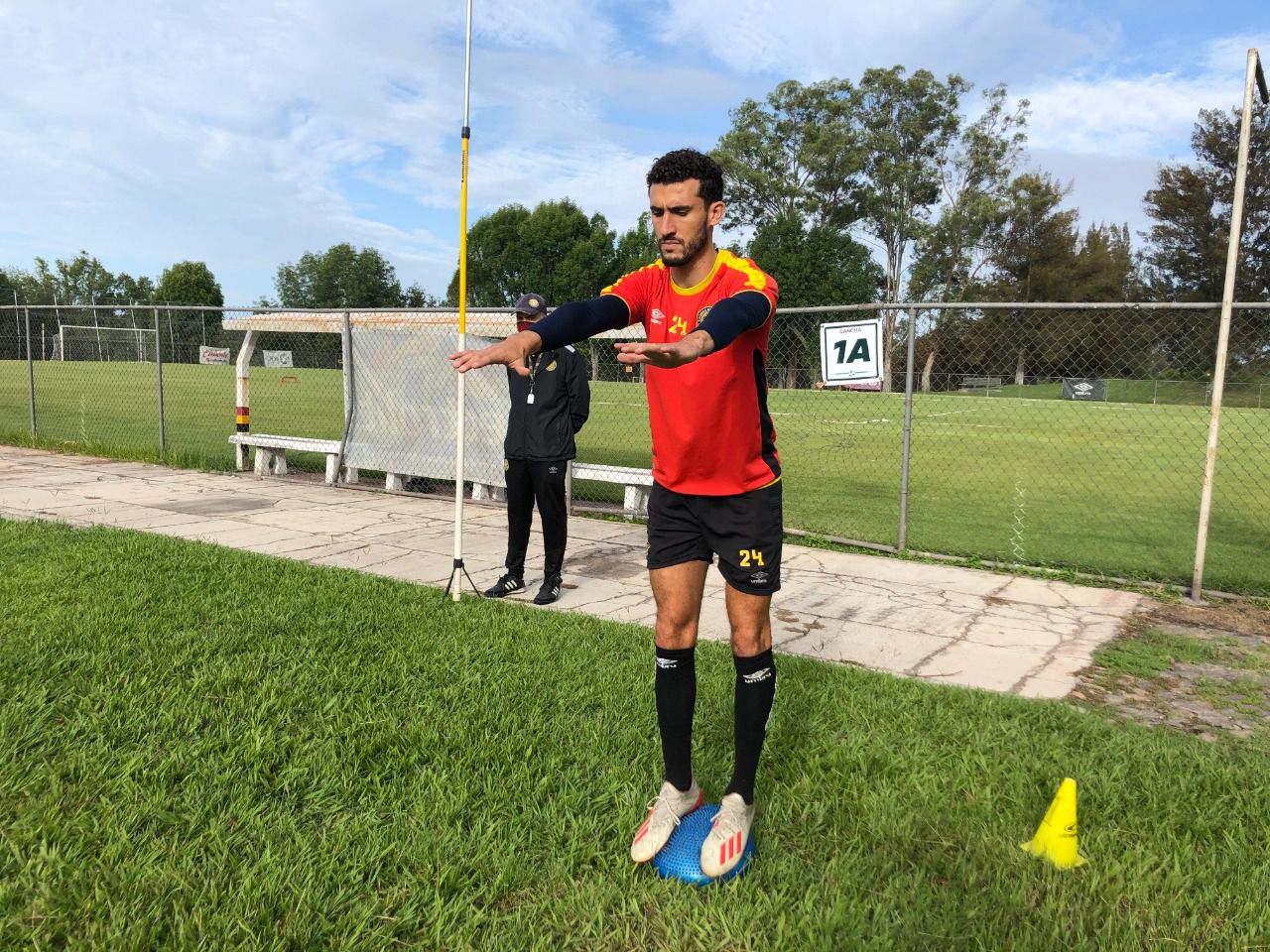 Godinez explicó que los futbolistas tienen incertidumbre sobre regresar al terreno de juego (Foto: Cortesía/ Leones Negros)