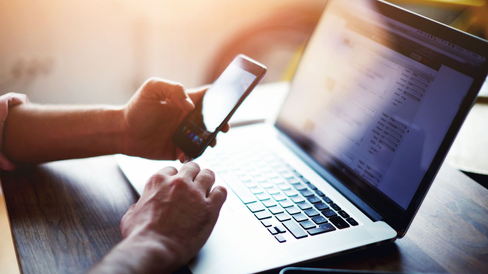 En la actualidad, las redes sociales resultan fundamentales para una mejor comunicación con el cliente (Shutterstock)