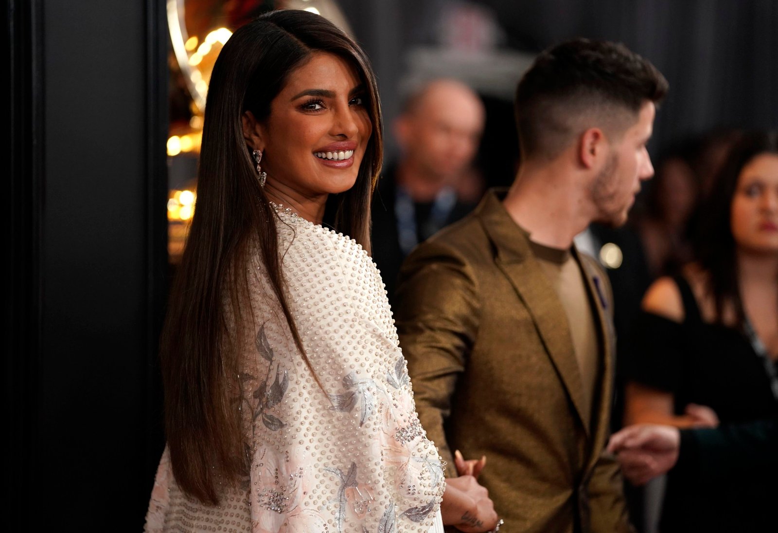 Priyanka Chopra es una de las celebridades que promociona las cremas blanqueadoras (REUTERS/Mike Blake)