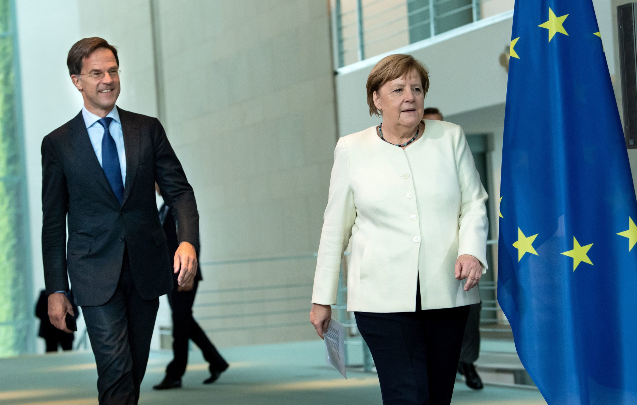 La canciller alemana Angela Merkel ajunto al primer ministro holandés Mark Rutte Bernd von Jutrczenka/Pool via Reuters