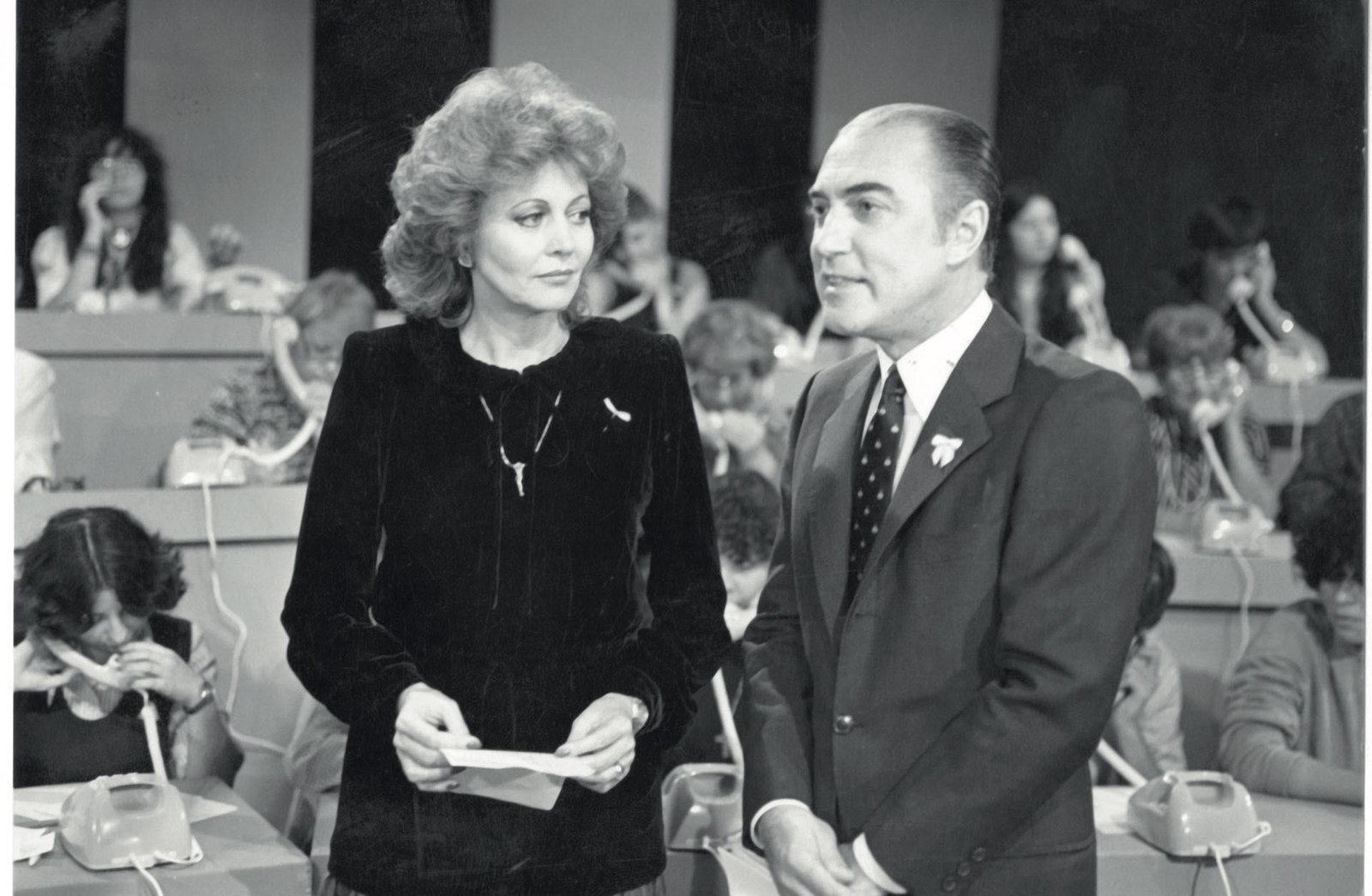 El 8 de mayo de 1982, junto a Pinky, Cacho Fontana presentó "las 24 horas por Malvinas", un programa que pretendía recaudar juntar fondos para ayudar a los combatientes. Él en algún momento desconfió del destino de ese dinero, pero ella contó que varios ex combatientes le mostraron los comprobantes de que habían recibido la ayuda