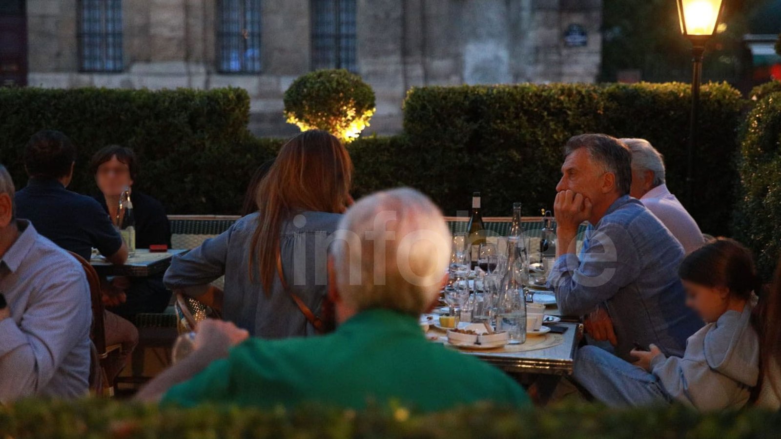 macri cenando en paris