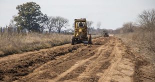 Ministro de Desarrollo Agrario afirmó que son “más de 3.000 los km de caminos rurales mejorados en la Provincia”