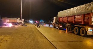 Camioneros cortan el paso en la intersección de las rutas 33 y 7 en Rufino