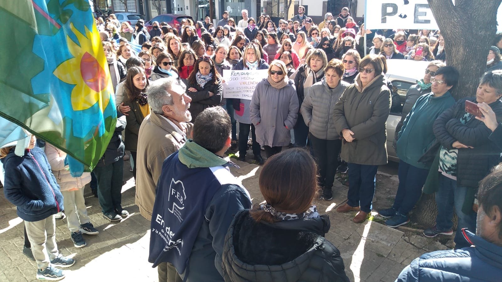 Los docentes pehuajenses paran y se movilizan por la agresión a la profesora. (365Pehuajó)