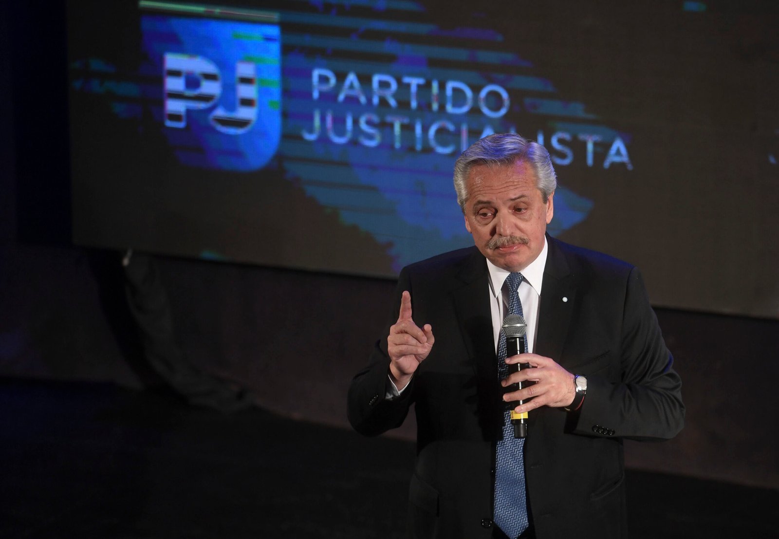 Malestar y críticas por la ausencia de Alberto Fernández a los actos por el 17 de octubre
