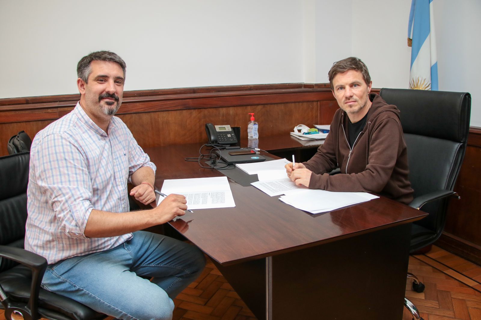 Provincia financiará obras en el Sector Industrial de Alvarado