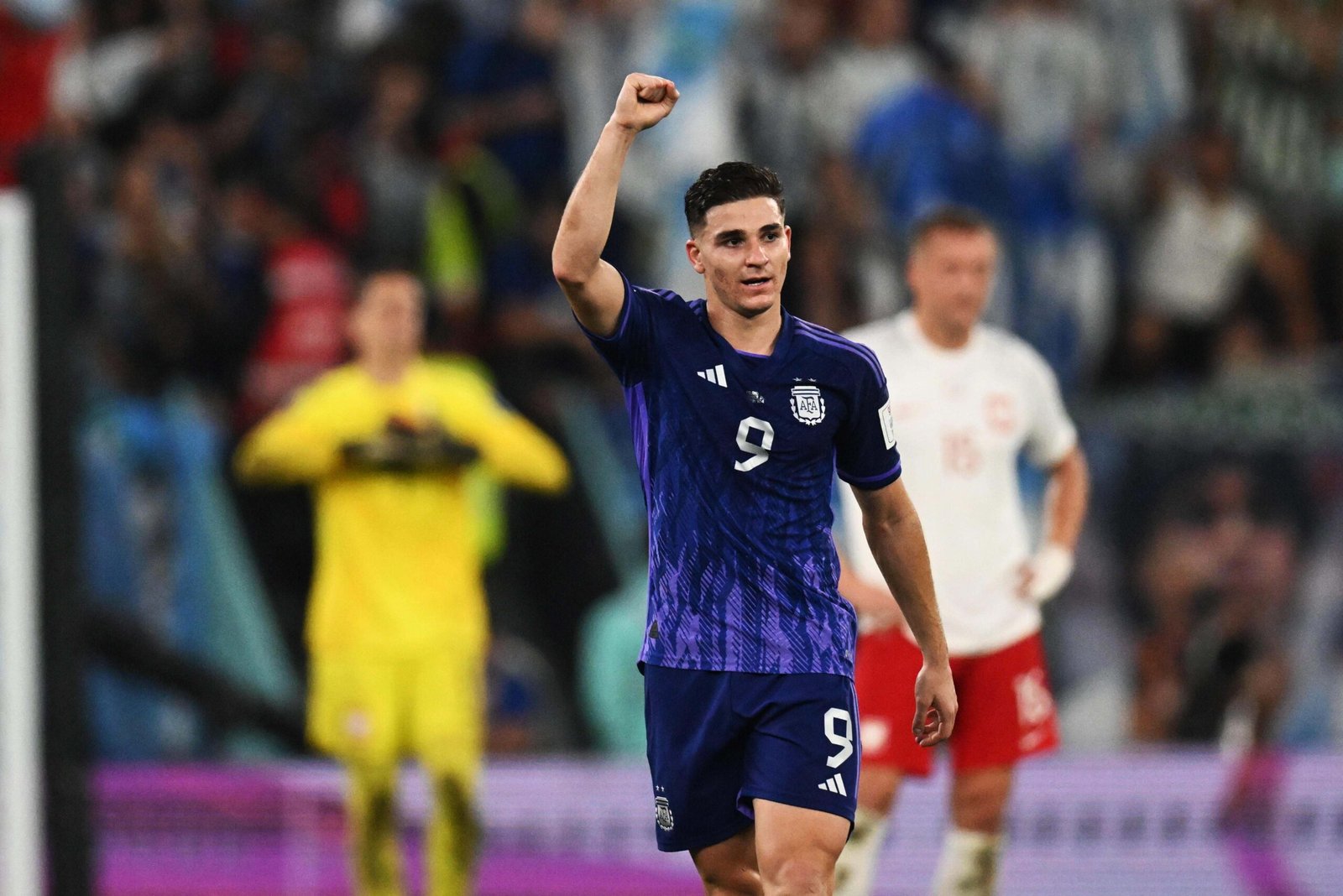 Argentina venció a Polonia, ganó el grupo C y jugará octavos de final con Australia