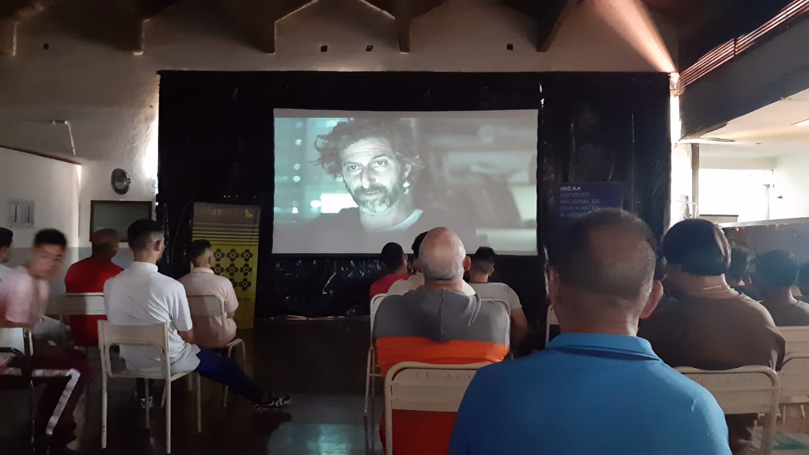 En Batán se proyectaron dos filmes del Festival de Mar del Plata para 150 jóvenes privados de la libertad. (Prensa SPB)