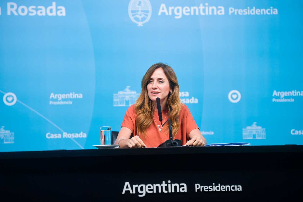 Movimientos sociales oficialistas acordaron un bono con Desarrollo Social