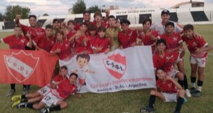 Los chicos de Independiente Campeones en la Alvear Cup 2024