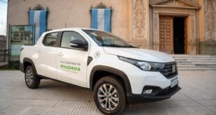 Rivadavia incorporó dos camionetas 0 km para fortalecer el parque automotor municipal