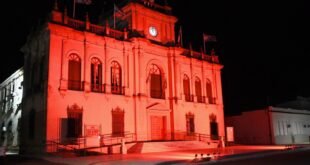 Rivadavia se iluminó de naranja para concientizar sobre el TDAH