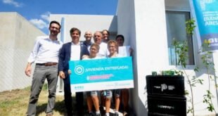 Escándalo en Chivilcoy: denuncian que Axel Kicillof entregó viviendas inhabitables pese a las advertencias previas