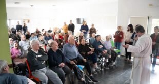 El Hogar Huellas celebró el Día de los Abuelos con una emotiva jornada junto a residentes y familias
