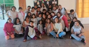 Continúan las actividades de formación artística en las escuelas primarias de Rivadavia