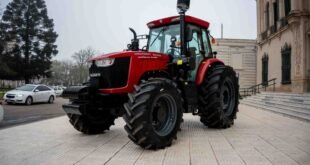 La Municipalidad suma un nuevo tractor 0 km para ampliar el parque automotor vial